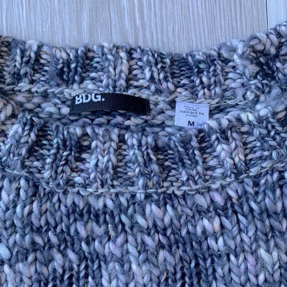 URBAN OUTFITTERS knit crew neck oversized sweater size M - Picture 3 of 13